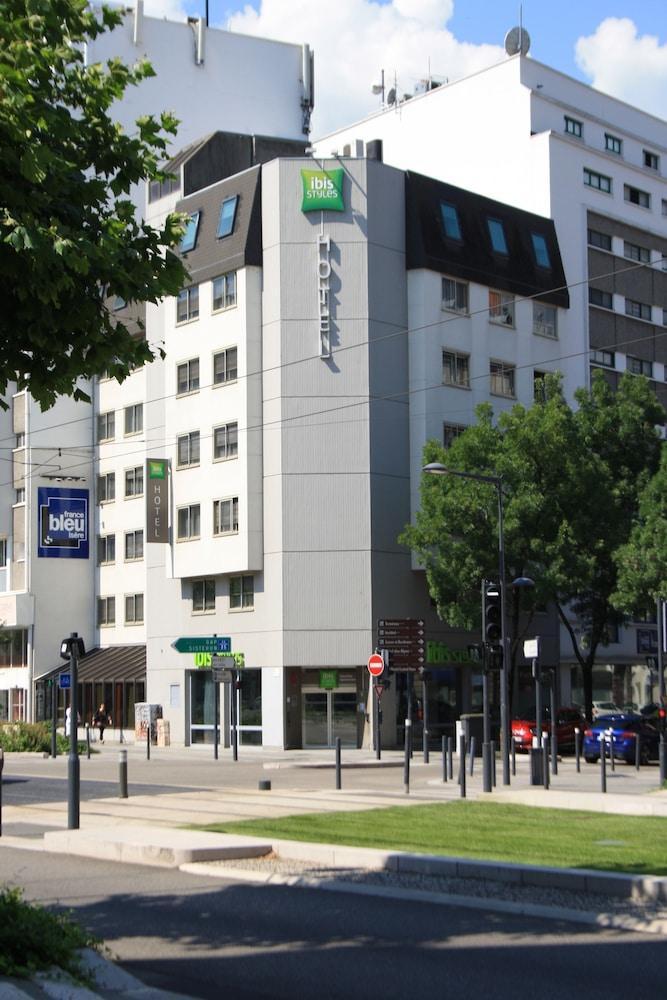 Hotel Ibis Styles Grenoble Centre Gare Exterior foto