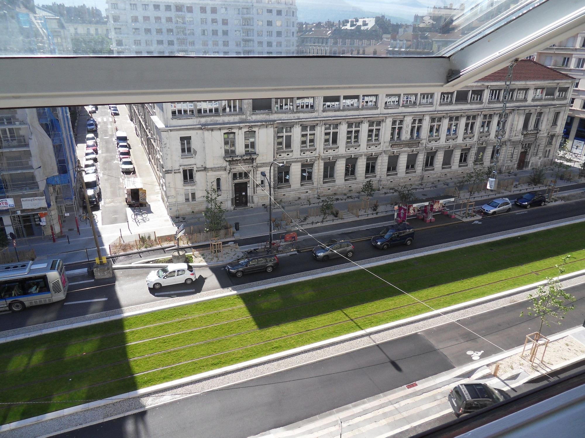 Hotel Ibis Styles Grenoble Centre Gare Exterior foto