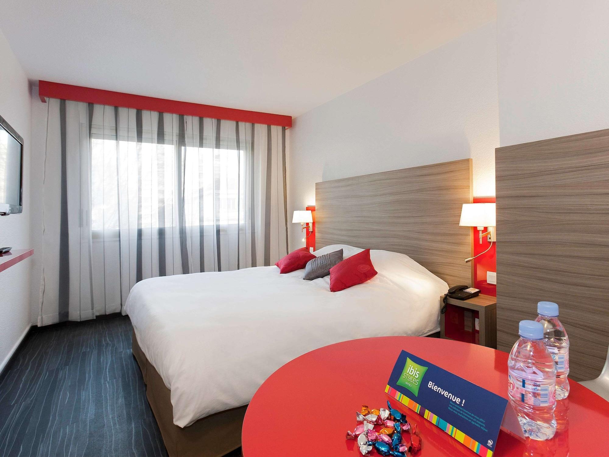 Hotel Ibis Styles Grenoble Centre Gare Exterior foto