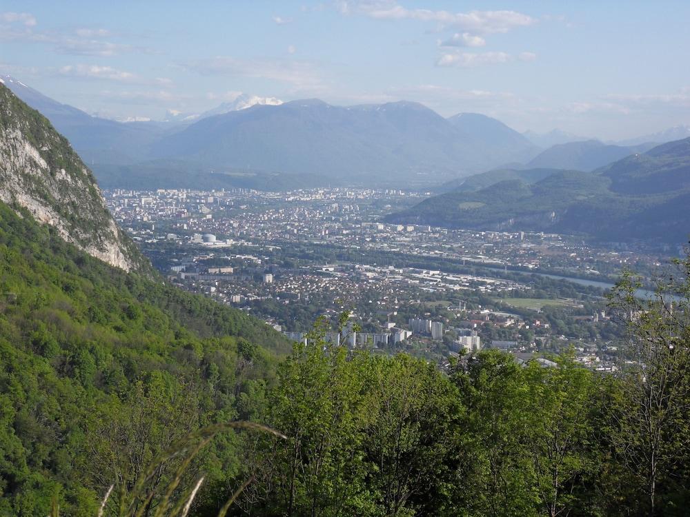 Hotel Ibis Styles Grenoble Centre Gare Exterior foto