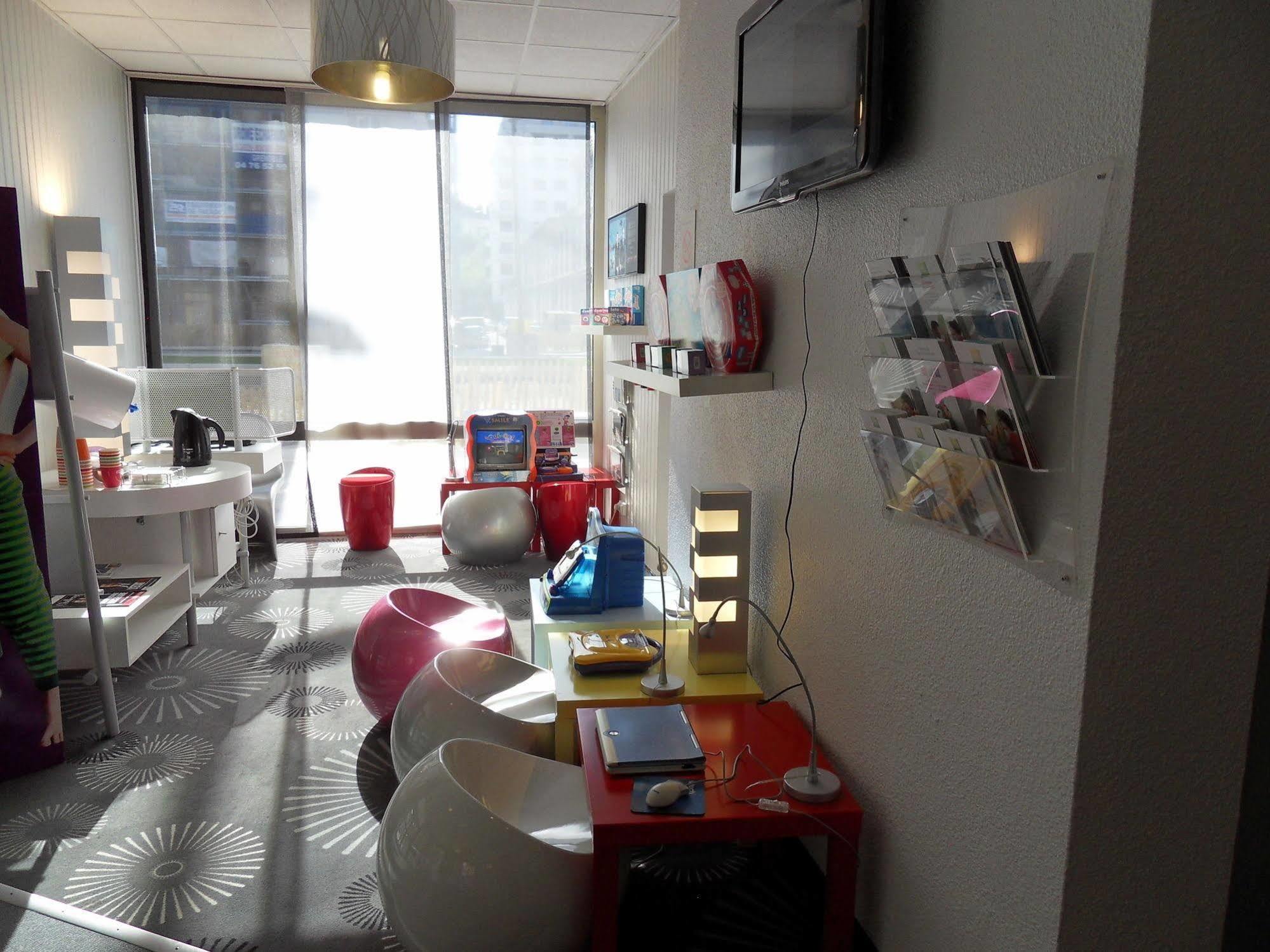 Hotel Ibis Styles Grenoble Centre Gare Exterior foto
